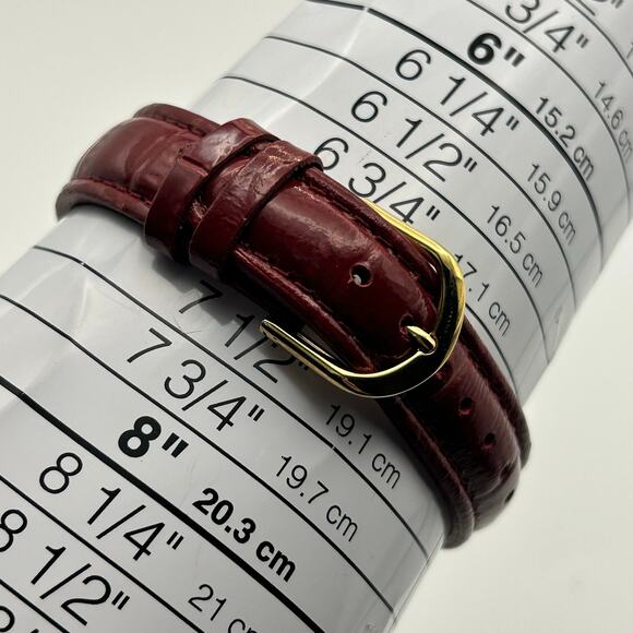 Ladies Classy Round Gold Tone Mop Dial Red Faux Leather Band New Battery - Picture 8 of 8